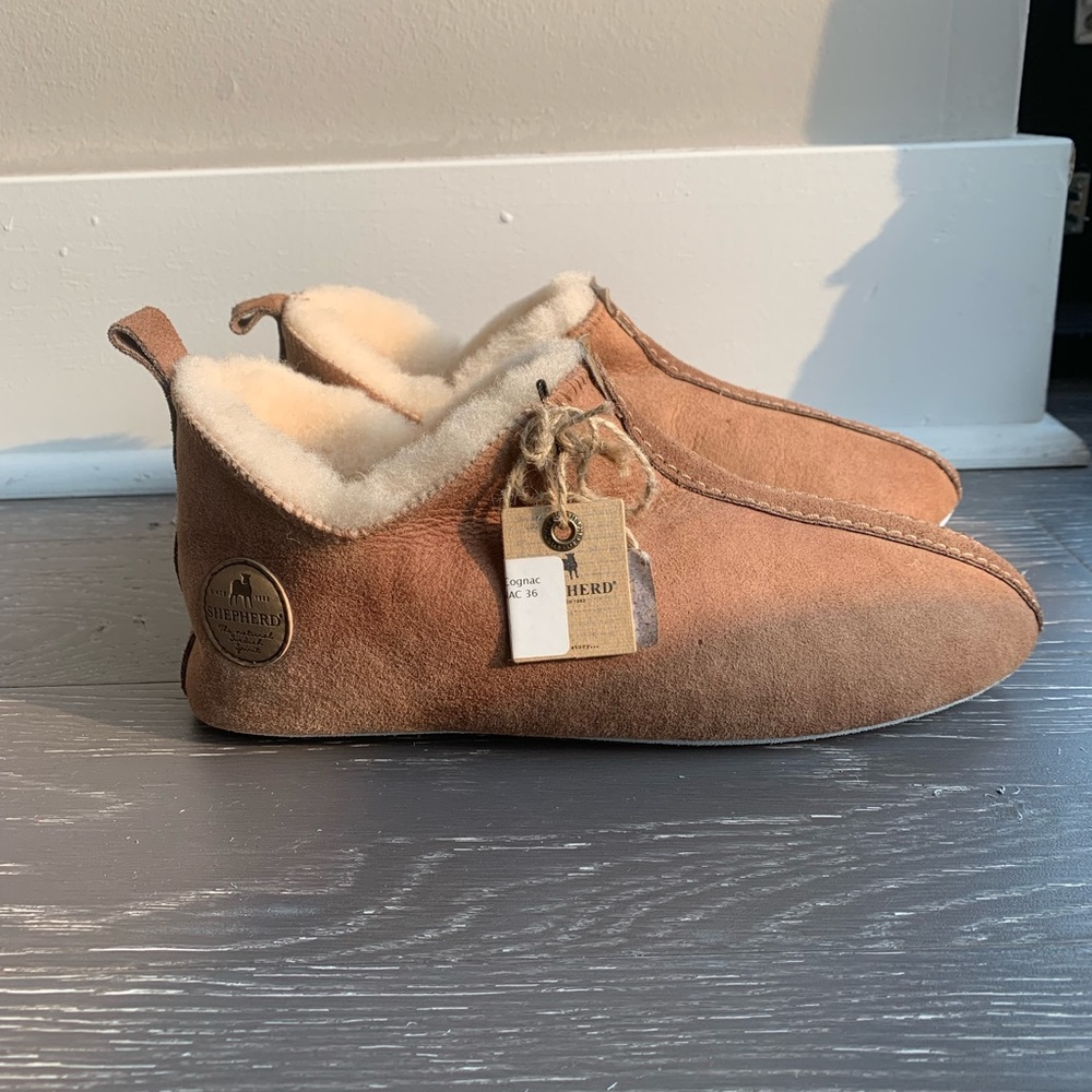 Shepherd Cozy Sheepskin Slippers